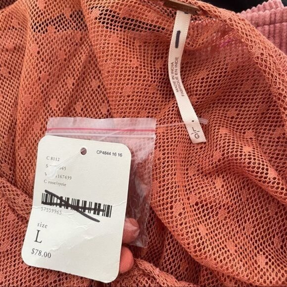 Free People Heartstrings Lace Crop Top With Puff Sleeve in Rose Size Large NWT - Picture 9 of 11